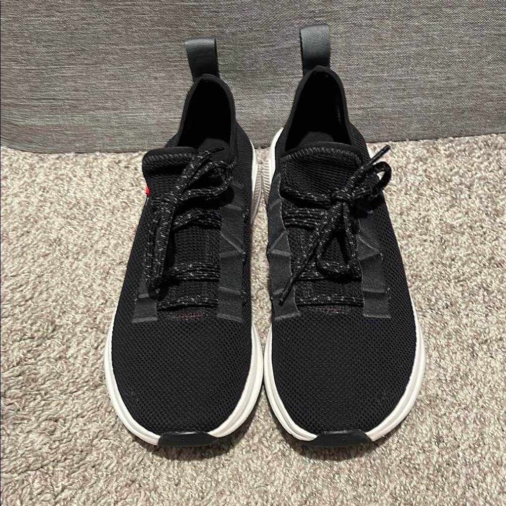 On Cloudeasy Black Sneakers